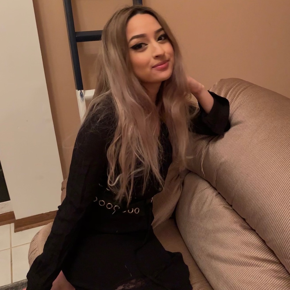 Meet your Posher, Nayeli